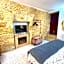 La Clef des Songes - Maison d'Hôtes au Calme, au Coeur de Sarlat, 2 minutes à pied de la Cité Médiévale - Climatisation - Petits Déjeuners fait Maison - Parking gratuit - Option Spa et Massages - Piscine de Saison à 400m