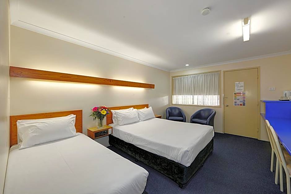 Smart Motels Bert Hinkler