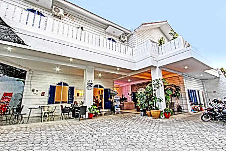 Capital O 92895 House N Caffe 55