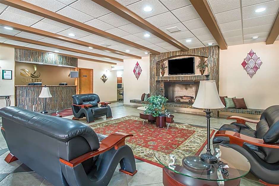 Quality Inn East Dubuque
