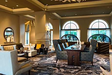 Renaissance by Marriott Tampa International Plaza Hotel