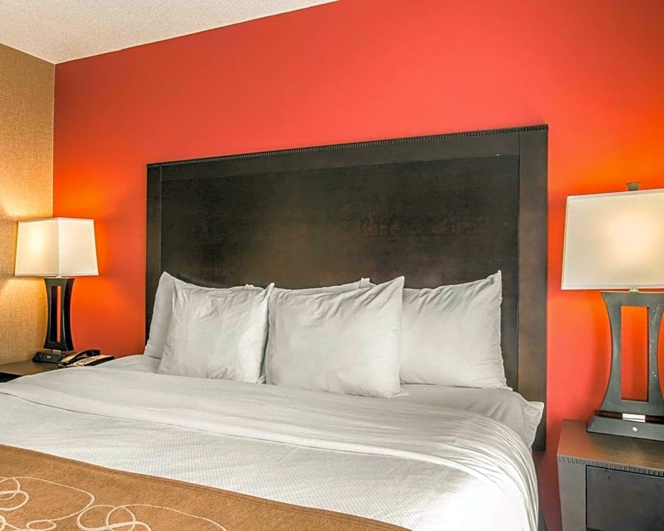 Comfort Suites At WestGate Mall