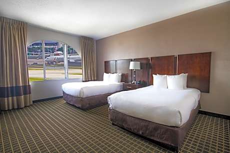 Double Room with Two Double Beds - Accessible/Non-Smoking