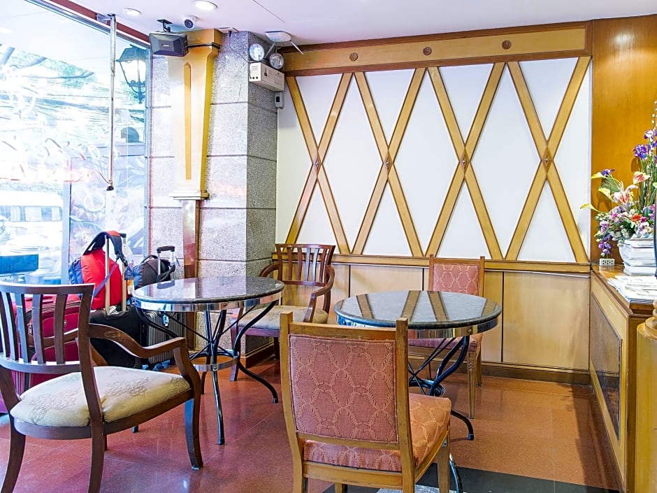 Majestic Suites Hotel