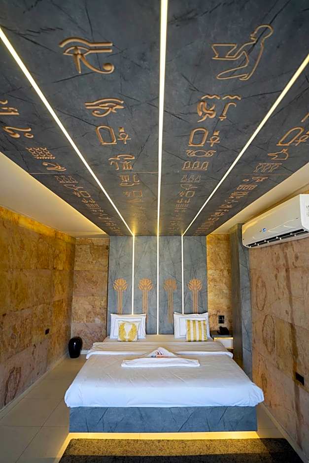 Great Pyramid Inn