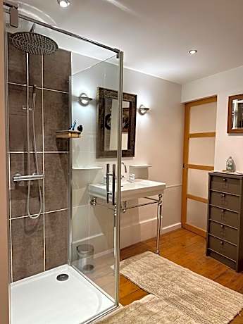 Chambre de charme au coeur du vieux Valence - Confort & Calme