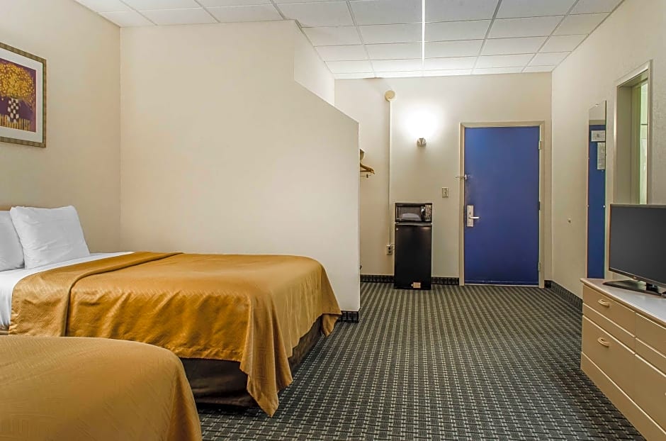 Rodeway Inn State College - near University