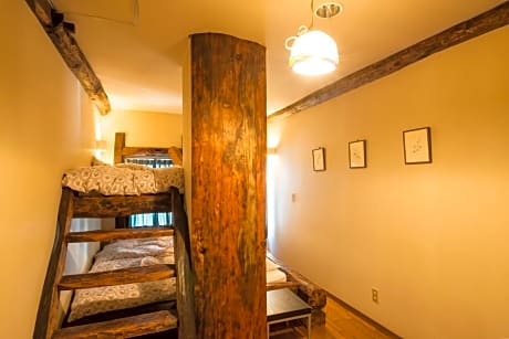 Economy Triple Room with Shared Bathroom