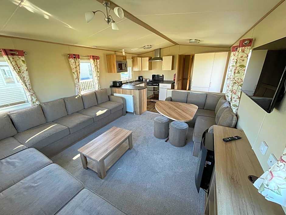 87 Lancaster Crescent