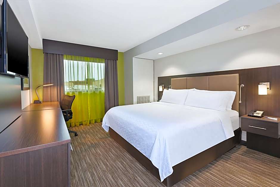 Holiday Inn Express Winnipeg Airport - Polo Park By IHG