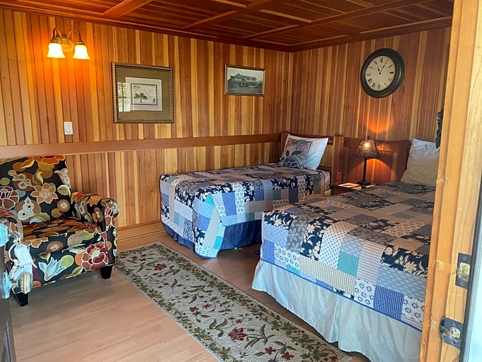 Whistling Winds Motel