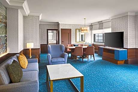 1 Bedroom Presidential Suite, 1 King, Public Square View, City View, High Floor, Whirlpool