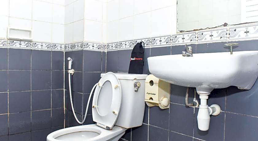 RedDoorz Plus @ Tirta Kencana Hotel