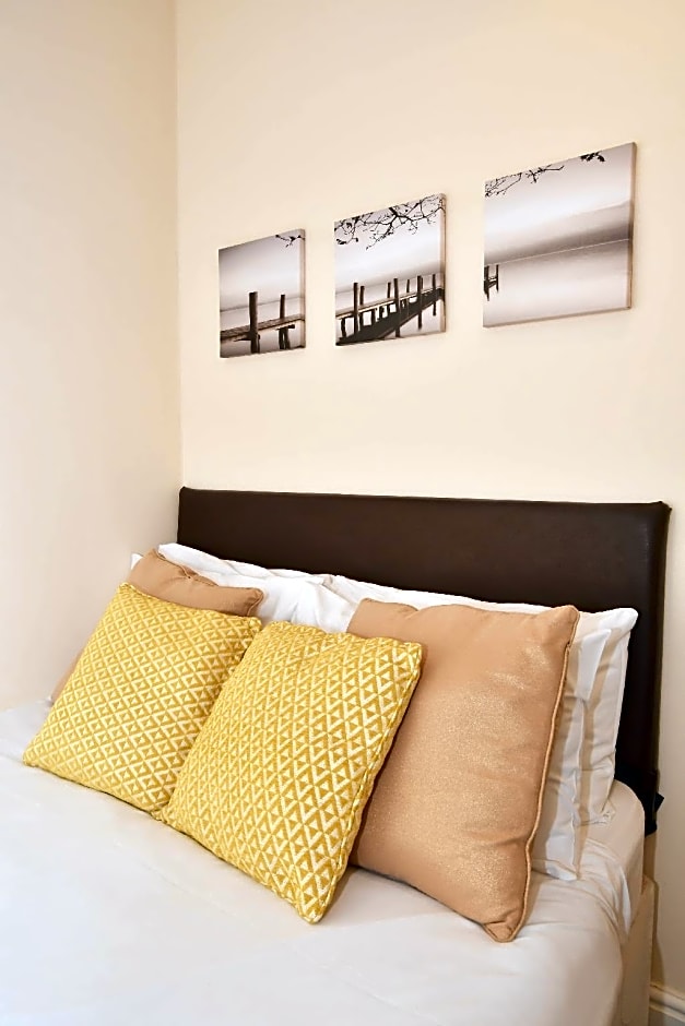 Townhouse @ 178 Ruskin Road Crewe