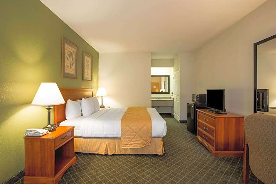 Clarion Inn & Suites Aiken South