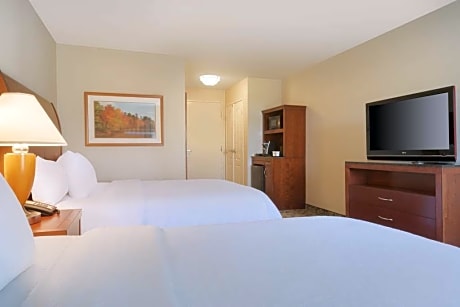 2 QUEEN BEDS, COMP WIFI- BED WITH ADJUSTABLE FIRMNESS DIAL, HI DEF.FLAT SCREEN TV-REFRIGERATOR-MICROWAVE