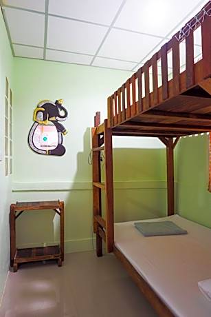 Standard Twin Room with Shared Bathroom