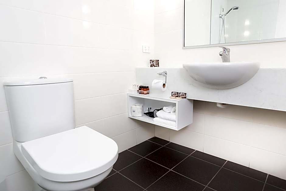 St Ives Motel Apartments