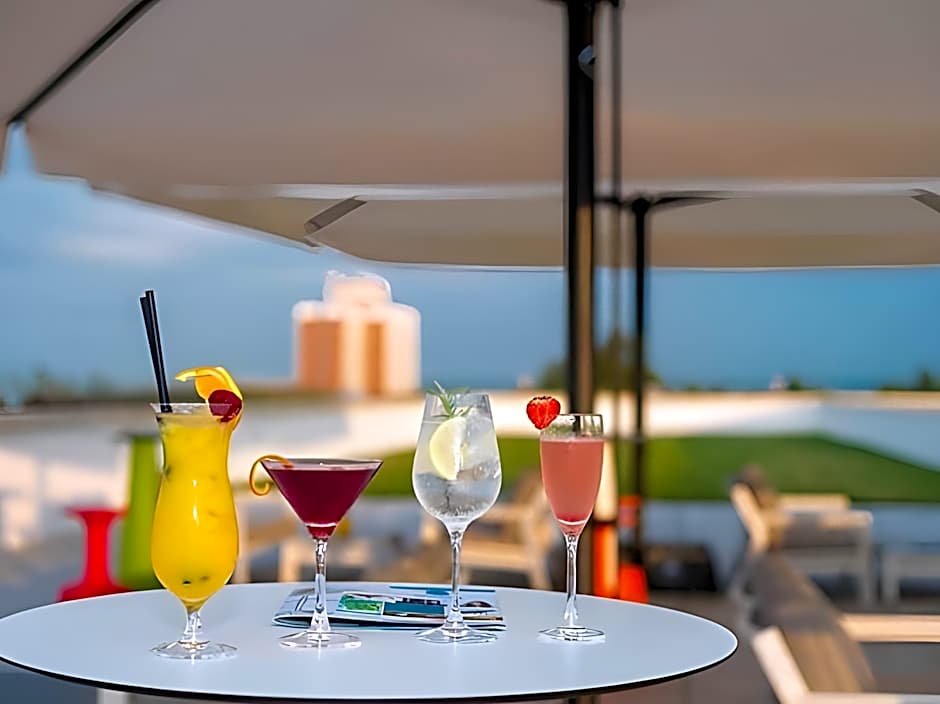 Akademia Hotel**** Balatonfured