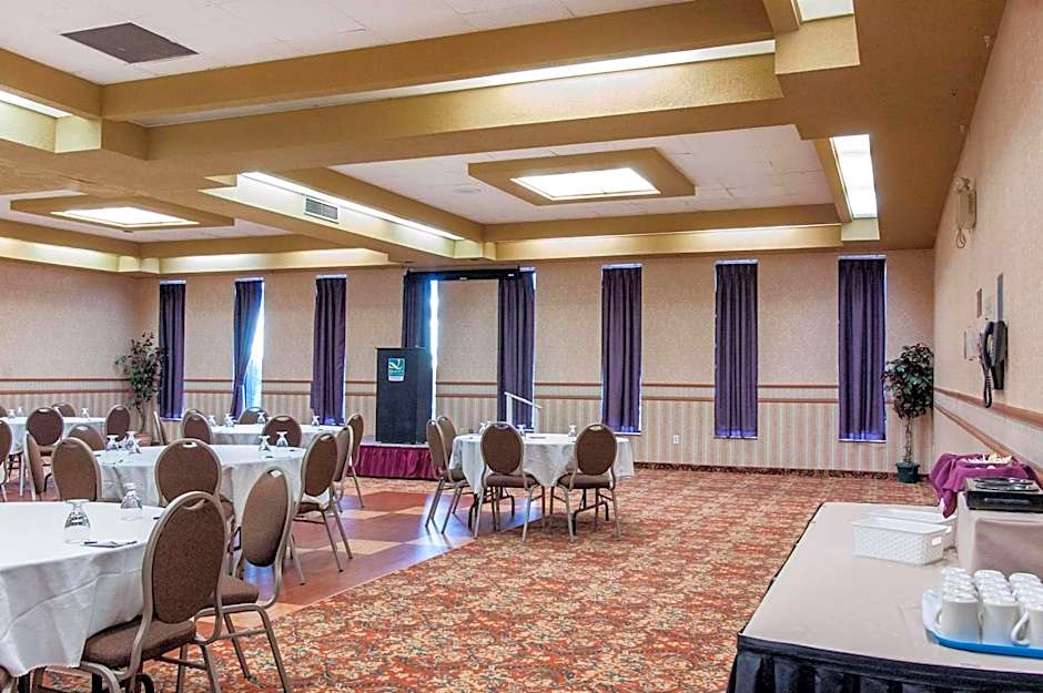 Quality Hotel & Suites Gander