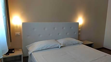 Large Double or Twin Room