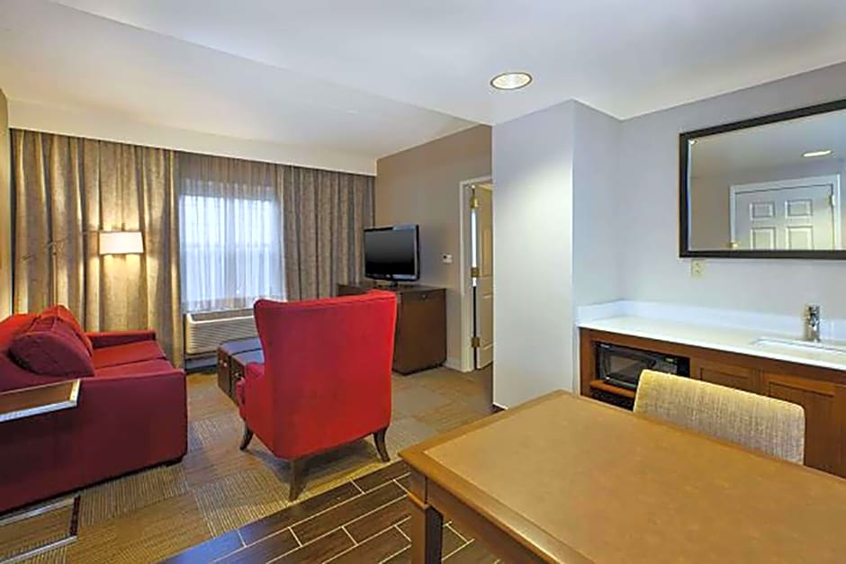Hampton Inn & Suites Providence-Warwick Airport