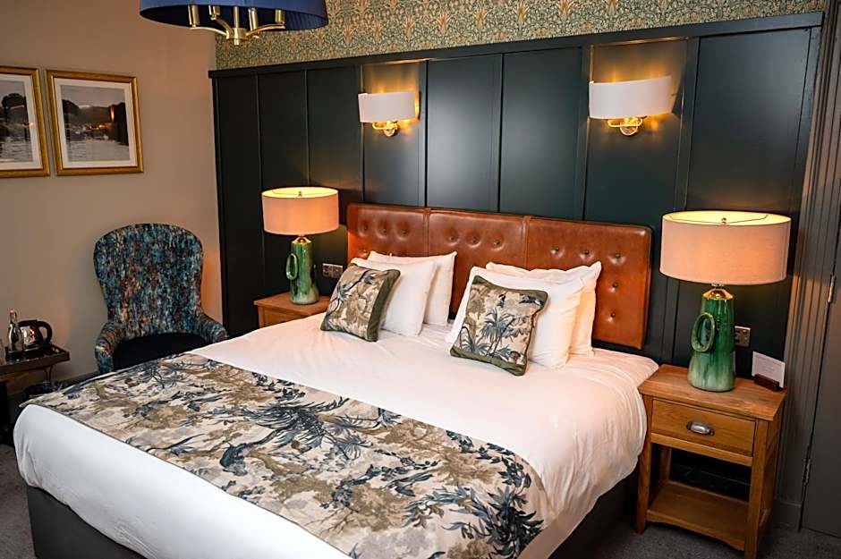 Riverside Hotel by Chef & Brewer Collection