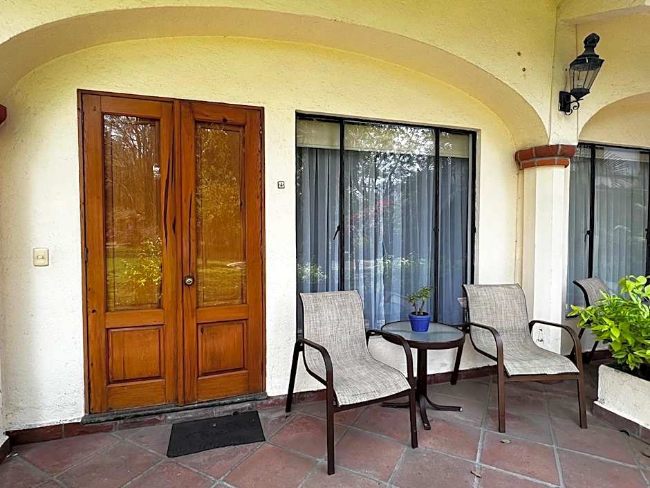 Casa Bugambilia, Un Pequeño Hotel en Tepoztlán