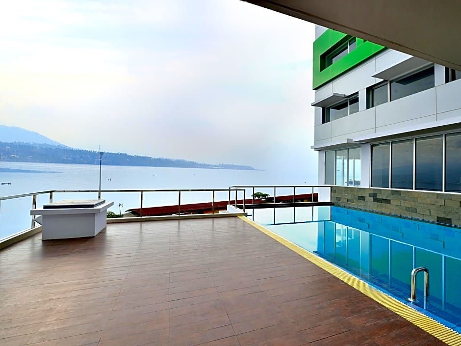 Whiz Prime Hotel Megamas Manado