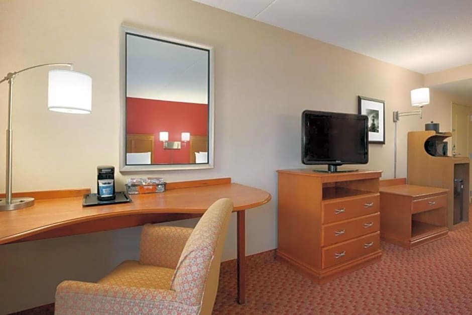 Hampton Inn By Hilton And Suites East Hartford