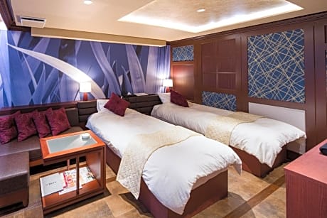 Deluxe Twin Room Selected at Check-In