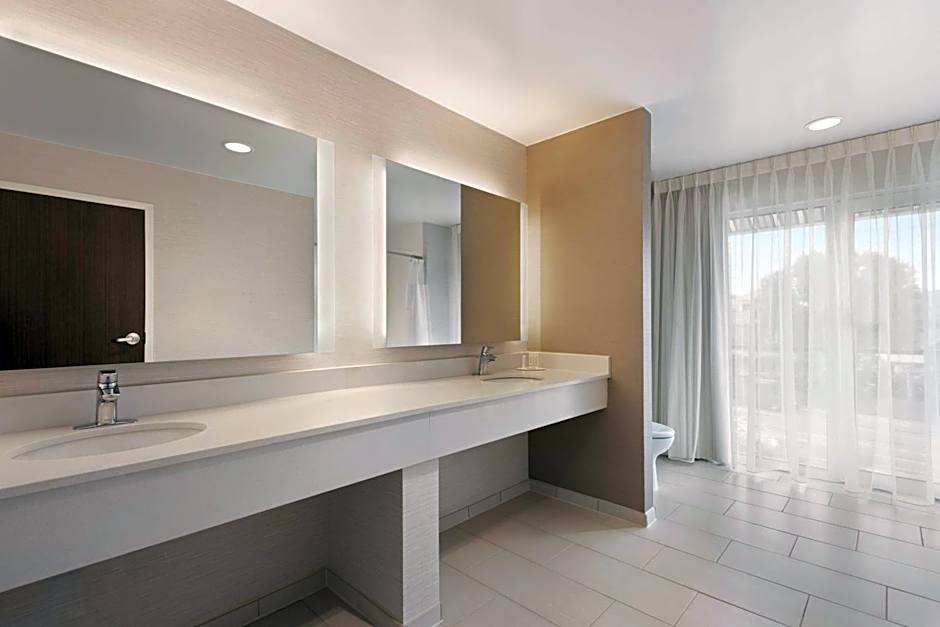 Fairfield Inn & Suites by Marriott Charlottesville Downtown/University Area