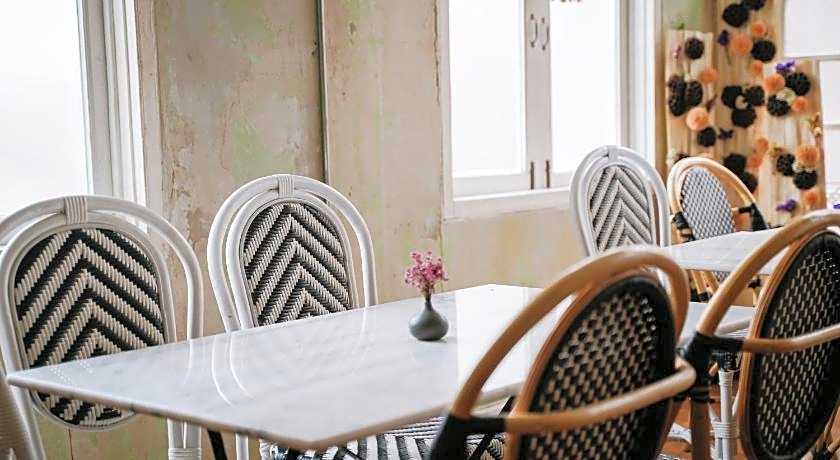 Azure Hostel Bangkok