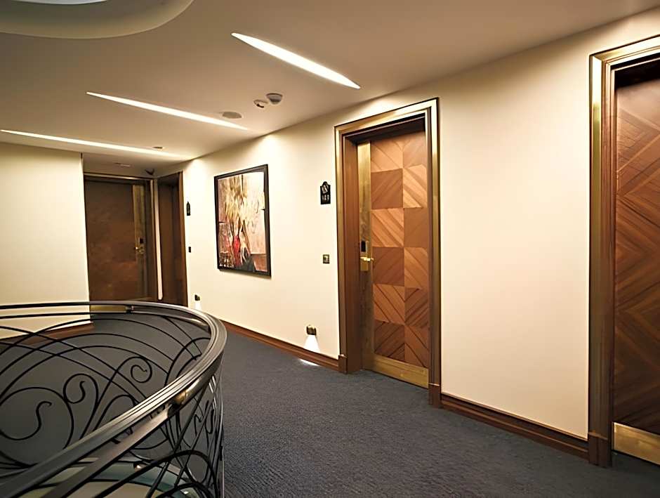 Warwick Ankara