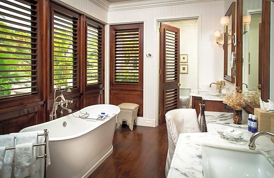 Round Hill Hotel & Villas