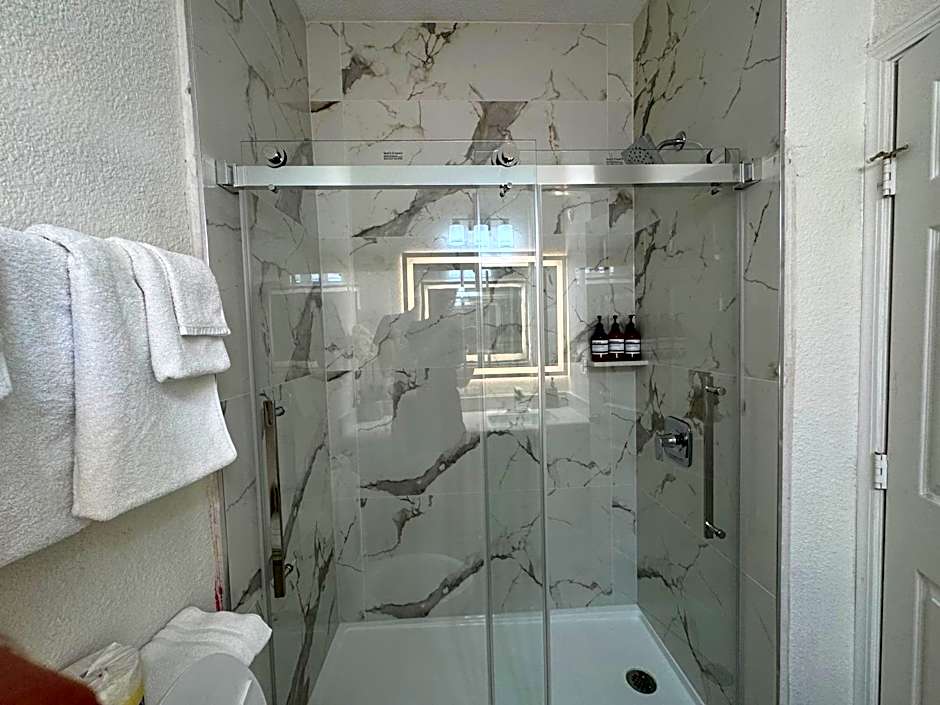 Athens Hotel & Suites