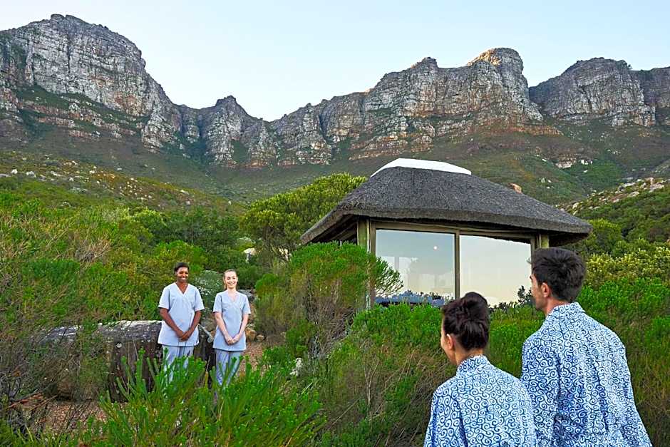 Twelve Apostles Hotel & Spa