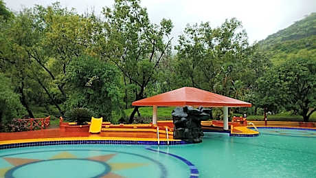 GOLDEN RESORT IGATPURI