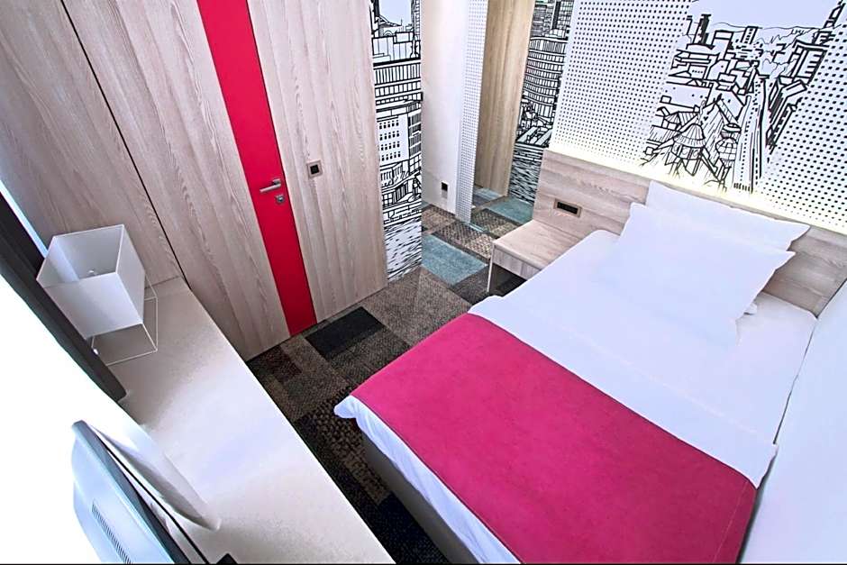 Photo 1 of 6 of Single Room