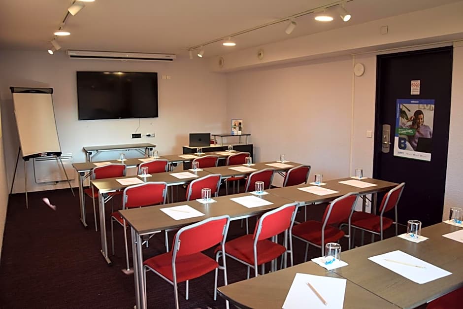 BRIT HOTEL Caen Hérouville