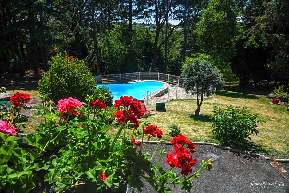 Logis Hôtel La Chaumière