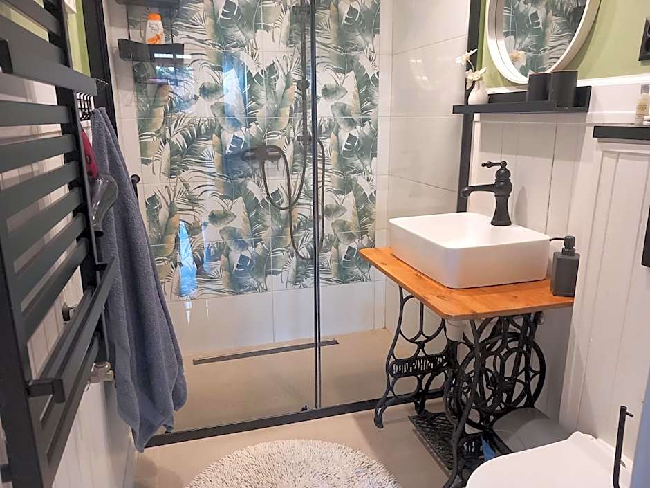 Dom z Sauną i Jacuzzi- na wyłączność lub pokoje