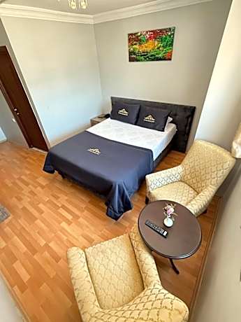 Double Oda(1 Double Bed)