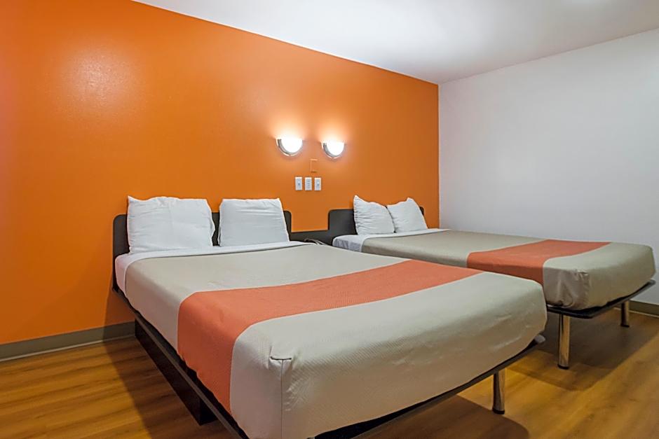 Motel 6-Marshalltown, IA