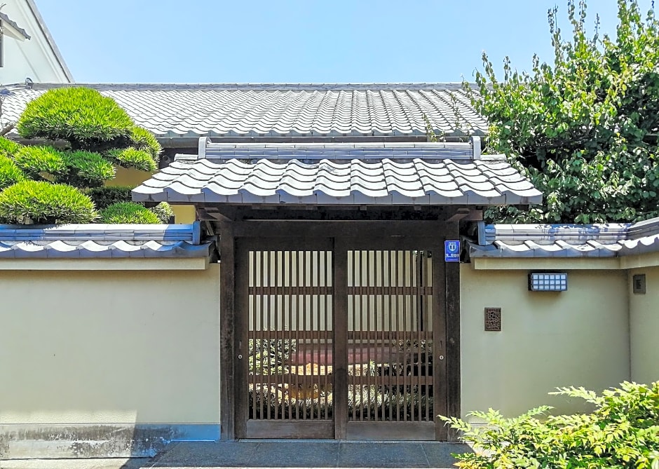 Kansai Airport Pine Villa