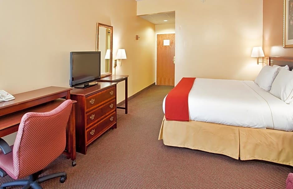 Holiday Inn Express Marshfield - Springfield Area, an IHG Hotel