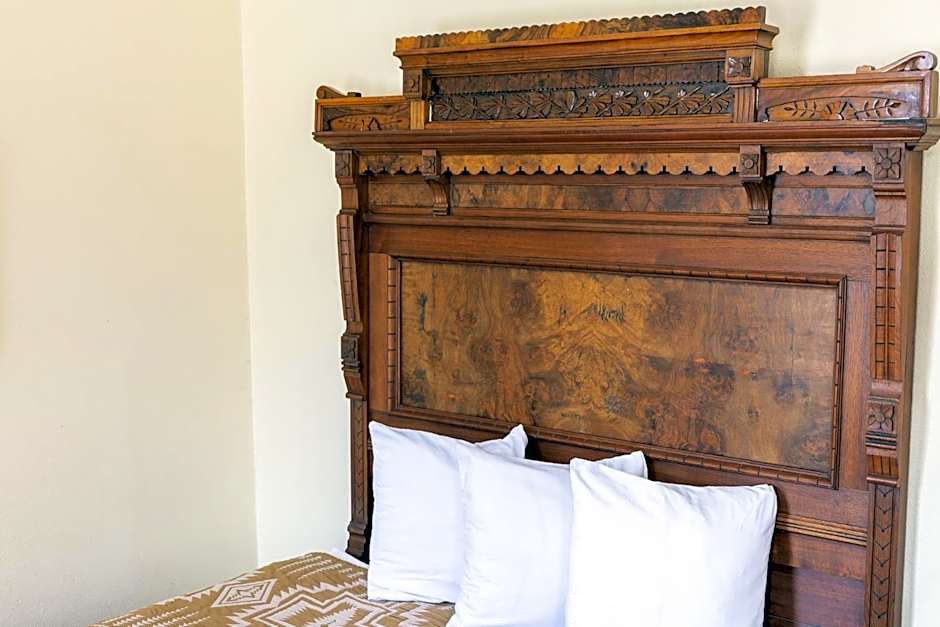 Historic Plaza Hotel