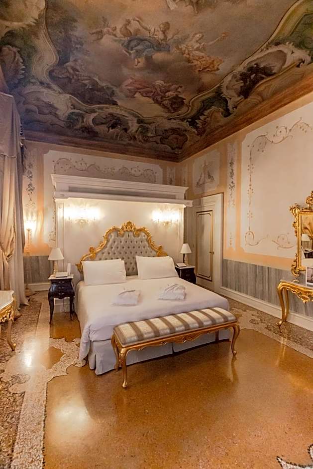 Ca' Bonfadini Historic Experience