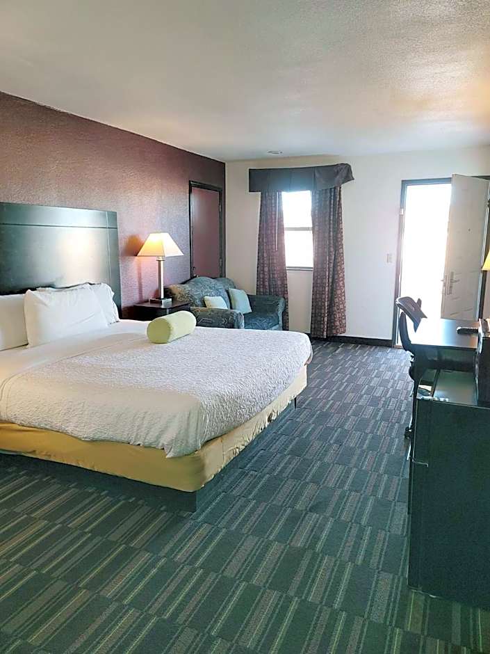 Photo 1 of 29 of Ranger Inn Alva