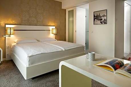 The INNSIDE Room